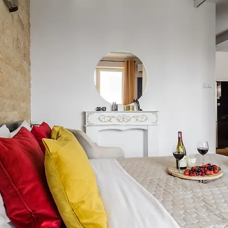 Lumina I 2-Rooms Apartment With Balcony I Parking I Platinum Tower