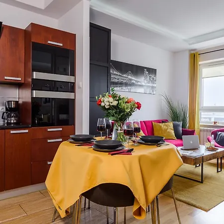 Lumina I 2-Rooms Apartment With Balcony I Parking I Platinum Tower