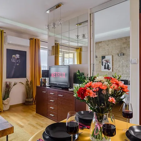 Lumina I 2-Rooms Apartment With Balcony I Parking I Platinum Tower Апартаменты *