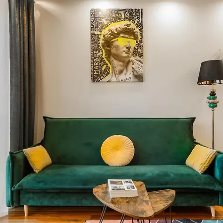 Lumina I 2-Rooms Apartment With Balcony I Parking I Platinum Tower